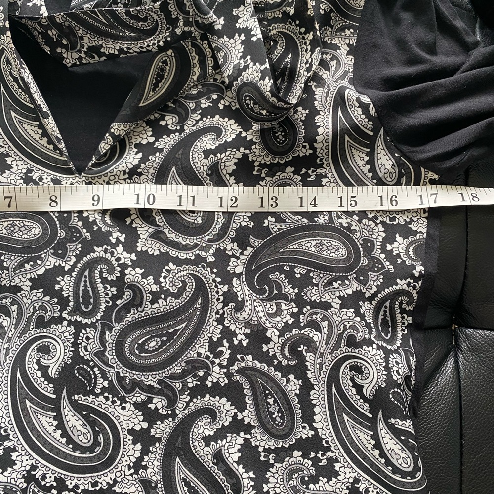 Michael Kors Black and White Graphic Long Sleeve Blouse - Picture 6 of 9